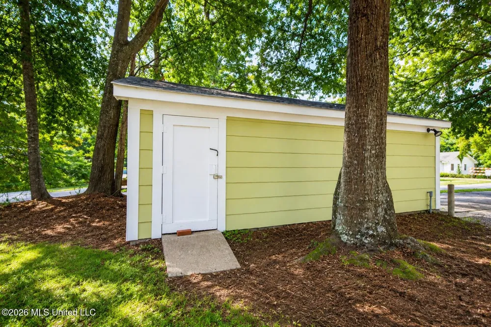 208 S 25th Avenue Hattiesburg, MS 39401