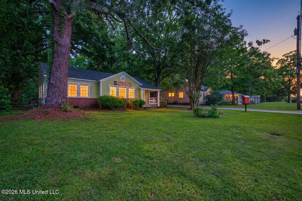208 S 25th Avenue Hattiesburg, MS 39401