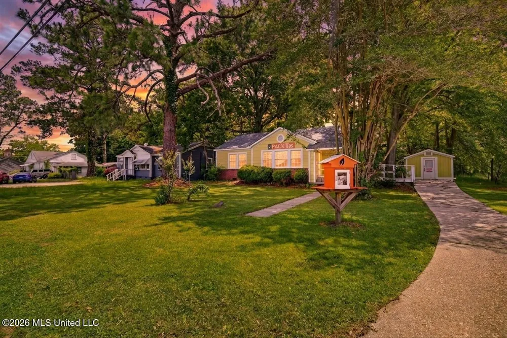 208 S 25th Avenue Hattiesburg, MS 39401