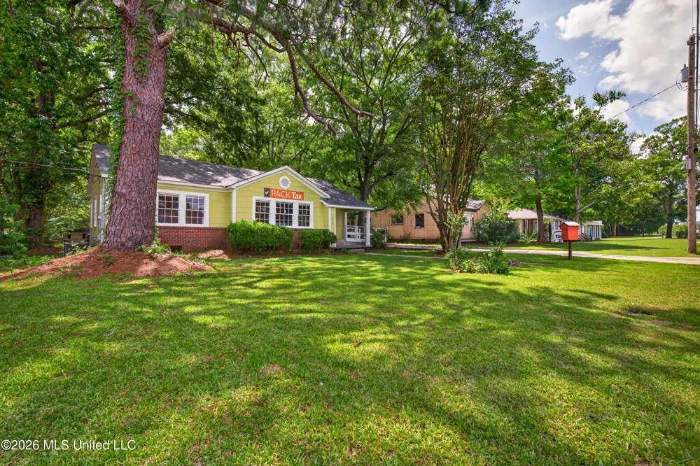 208 S 25th Avenue Hattiesburg, MS 39401