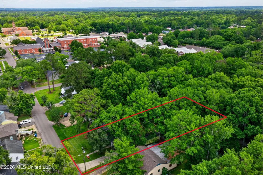 208 S 25th Avenue Hattiesburg, MS 39401