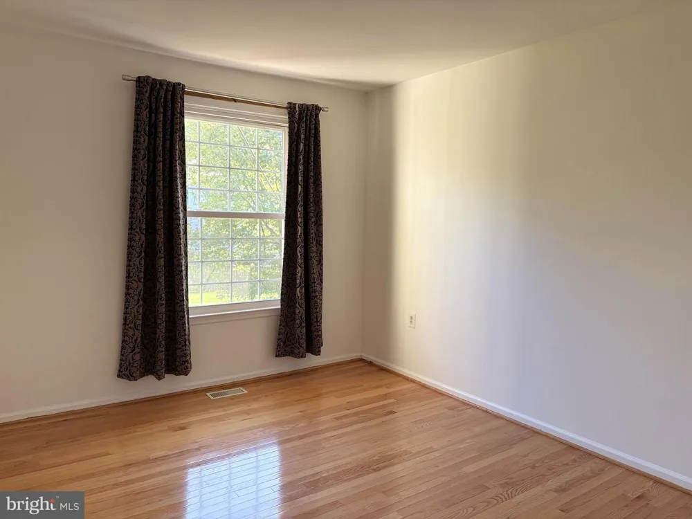 13236 GRAND JUNCTION DRIVE Fairfax, VA 22033