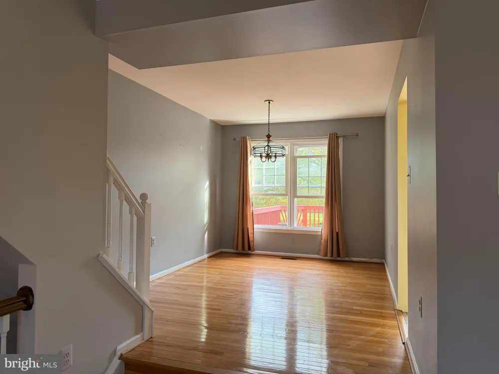 13236 GRAND JUNCTION DRIVE Fairfax, VA 22033