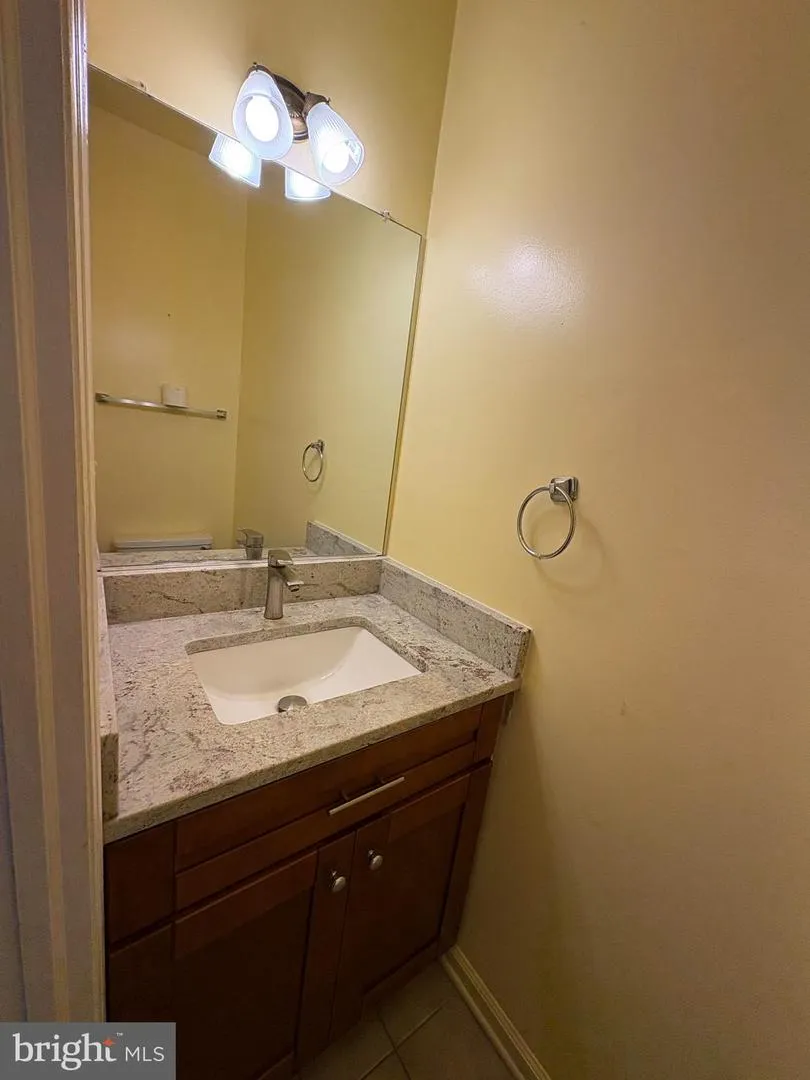 13236 GRAND JUNCTION DRIVE Fairfax, VA 22033