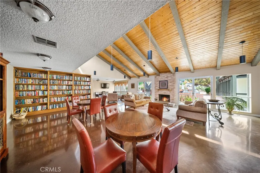 254 Sequoia Court #26 Thousand Oaks, CA 91360