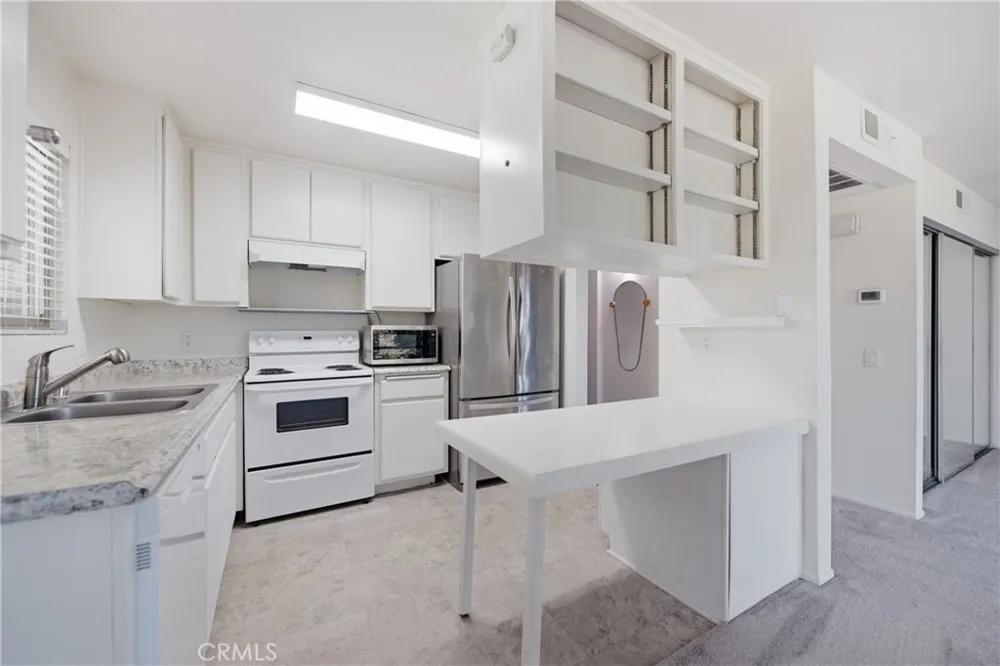 254 Sequoia Court #26 Thousand Oaks, CA 91360