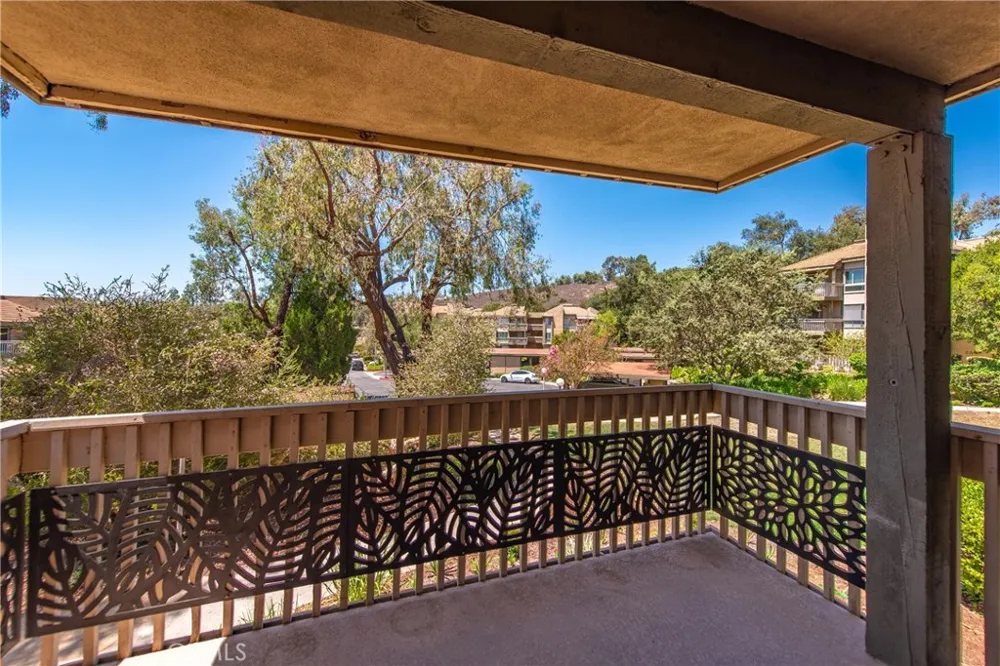 254 Sequoia Court #26 Thousand Oaks, CA 91360