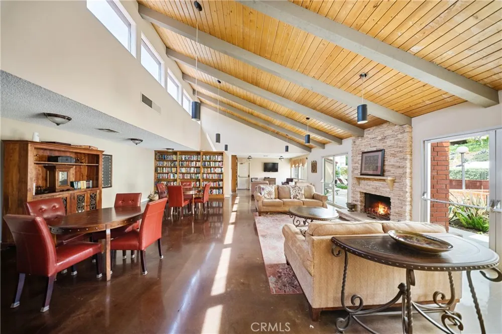 254 Sequoia Court #26 Thousand Oaks, CA 91360
