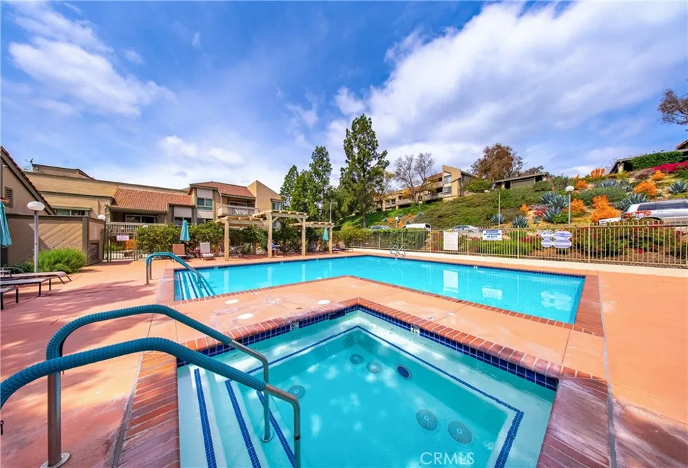 254 Sequoia Court #26 Thousand Oaks, CA 91360