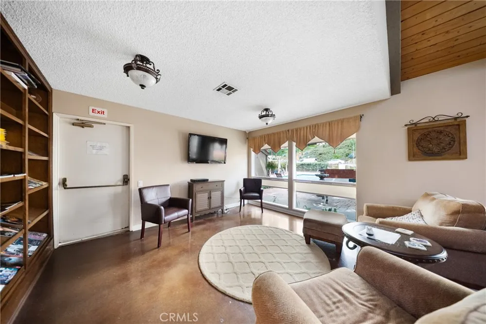 254 Sequoia Court #26 Thousand Oaks, CA 91360