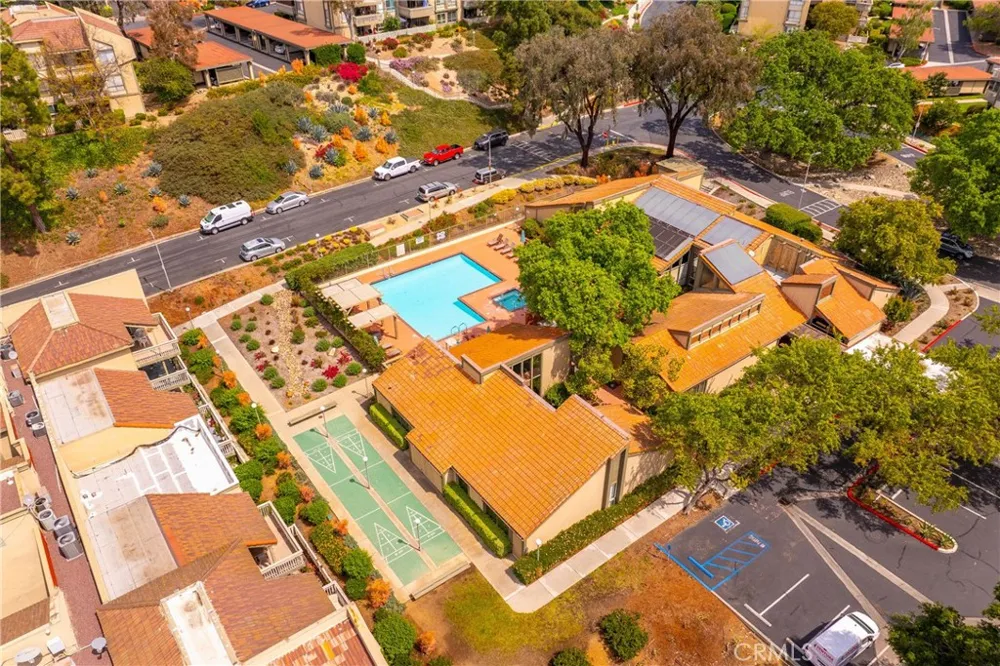 254 Sequoia Court #26 Thousand Oaks, CA 91360