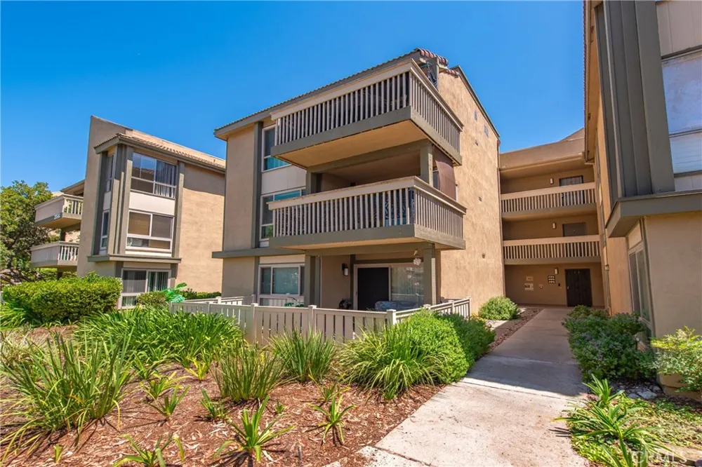 254 Sequoia Court #26 Thousand Oaks, CA 91360