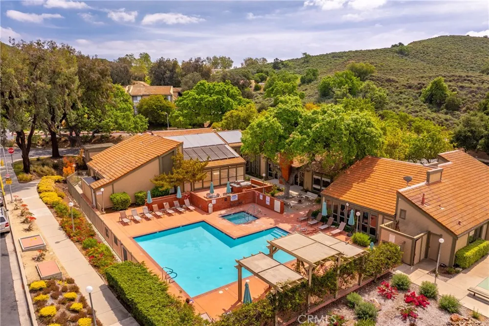 254 Sequoia Court #26 Thousand Oaks, CA 91360