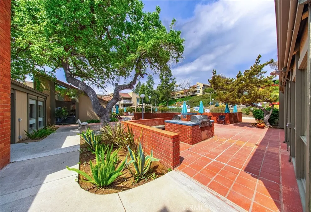 254 Sequoia Court #26 Thousand Oaks, CA 91360