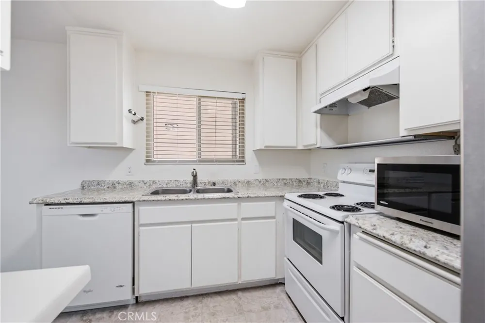 254 Sequoia Court #26 Thousand Oaks, CA 91360