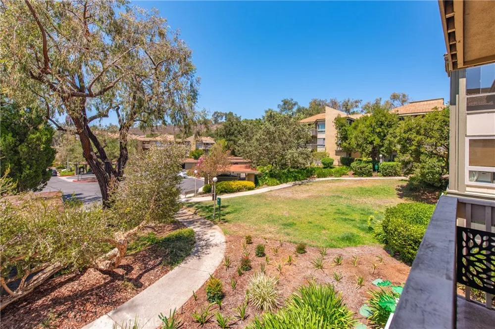254 Sequoia Court #26 Thousand Oaks, CA 91360