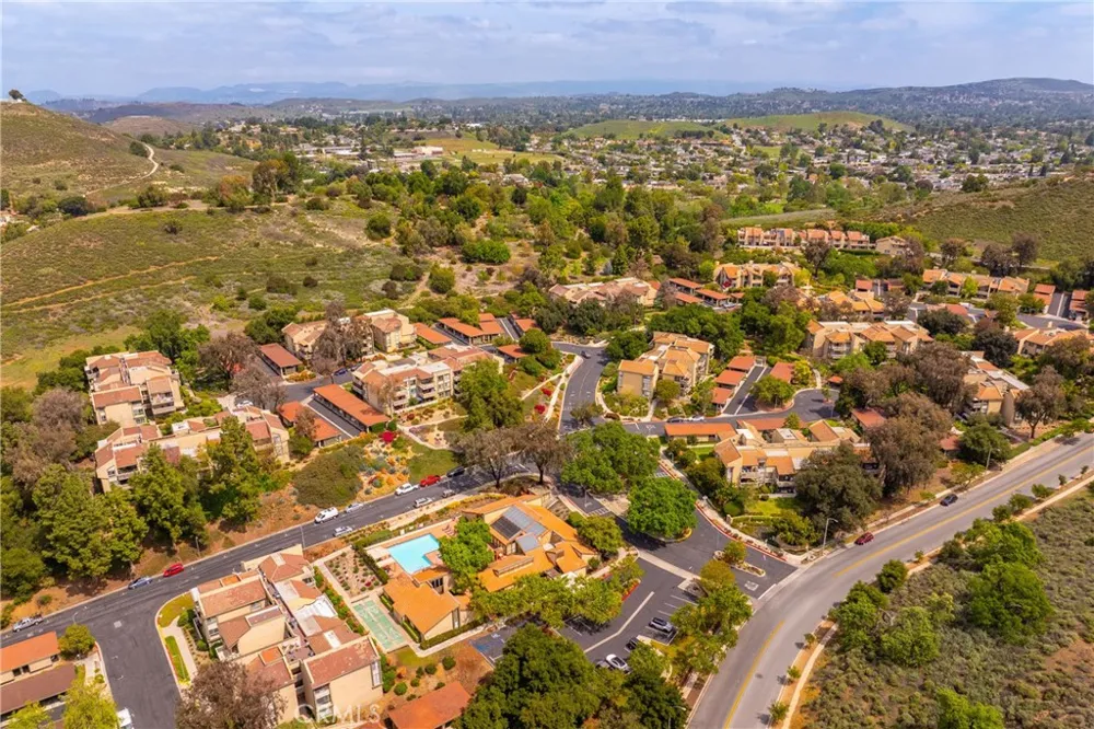 254 Sequoia Court #26 Thousand Oaks, CA 91360