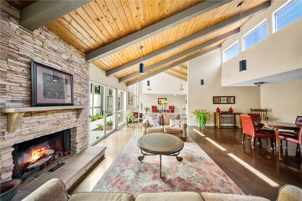254 Sequoia Court #26 Thousand Oaks, CA 91360