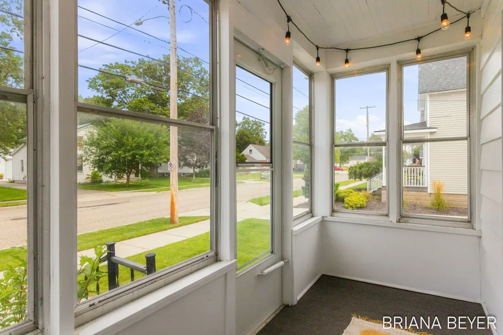 32 W Mckinley Avenue Zeeland, MI 49464