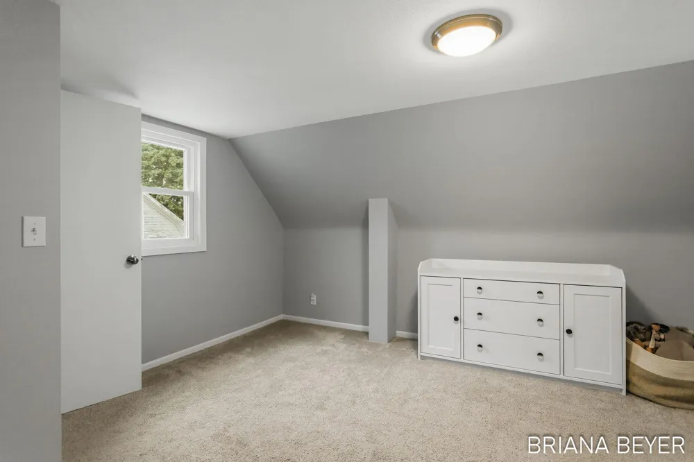 32 W Mckinley Avenue Zeeland, MI 49464