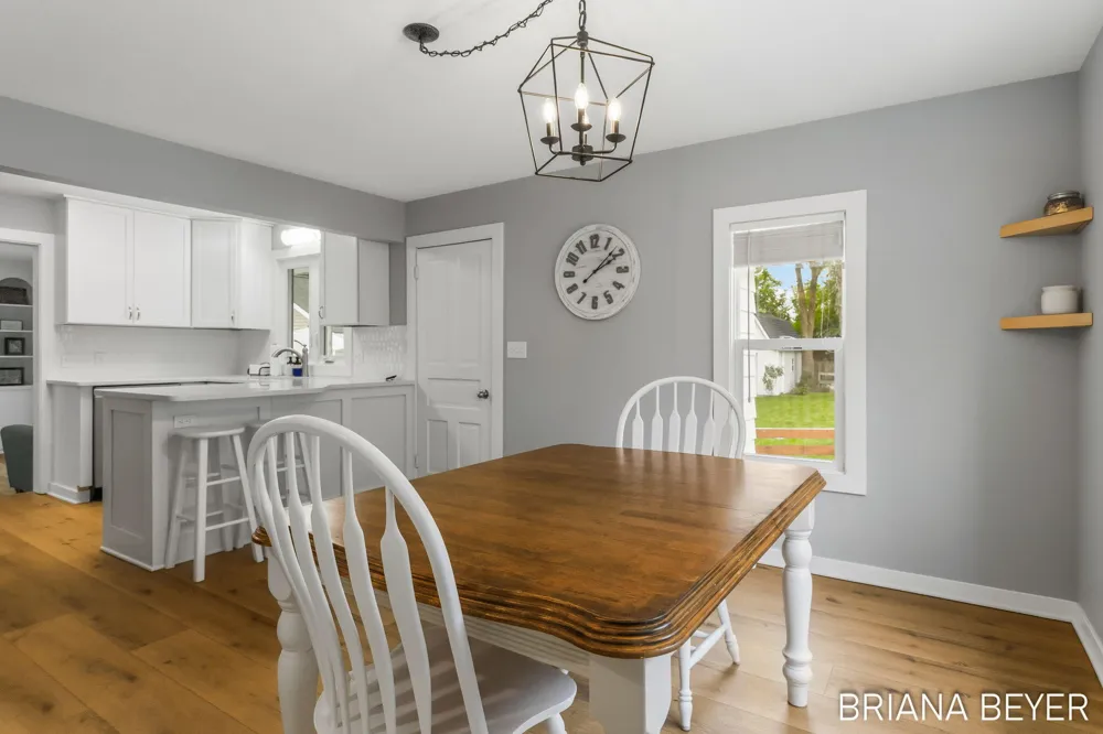 32 W Mckinley Avenue Zeeland, MI 49464