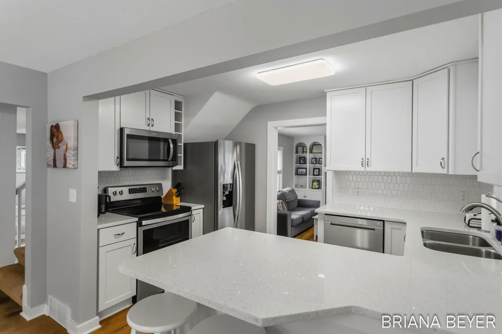 32 W Mckinley Avenue Zeeland, MI 49464