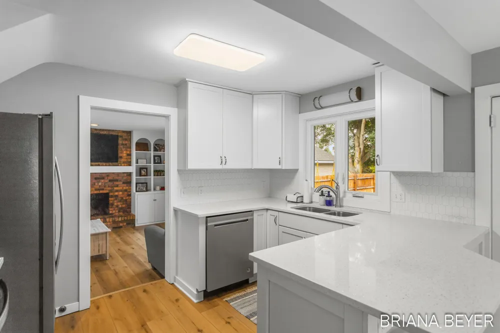 32 W Mckinley Avenue Zeeland, MI 49464