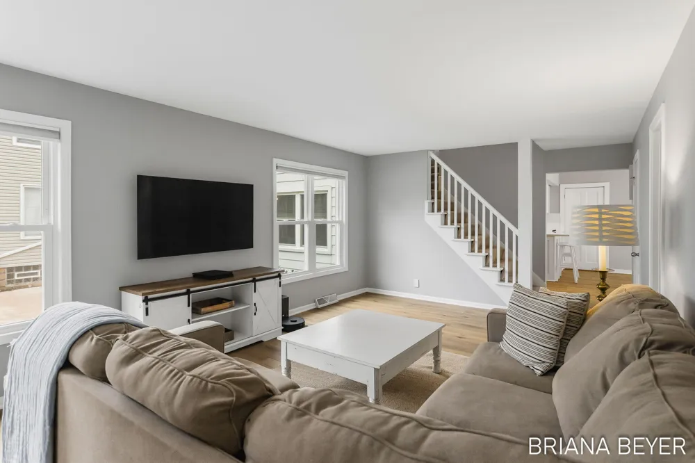 32 W Mckinley Avenue Zeeland, MI 49464