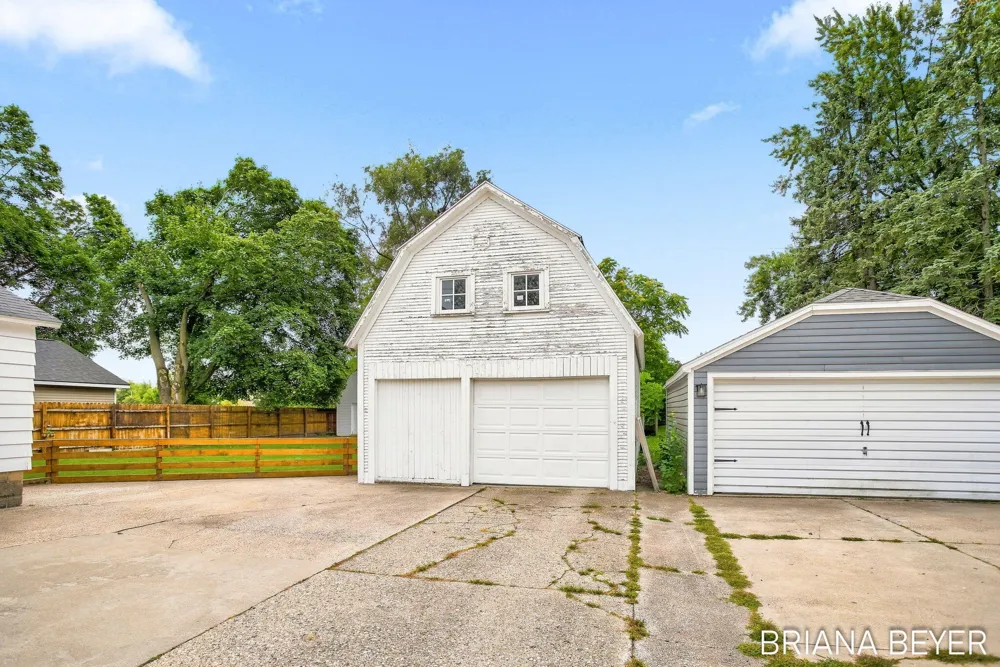 32 W Mckinley Avenue Zeeland, MI 49464