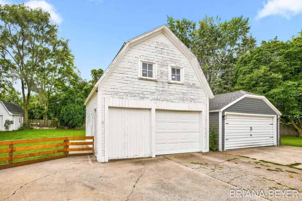 32 W Mckinley Avenue Zeeland, MI 49464