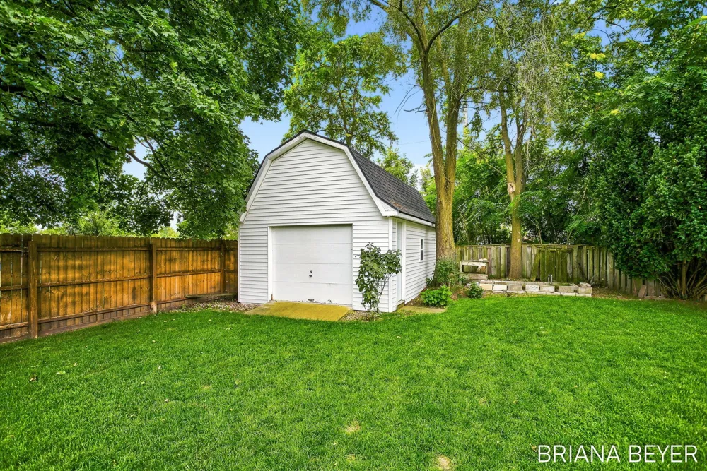 32 W Mckinley Avenue Zeeland, MI 49464