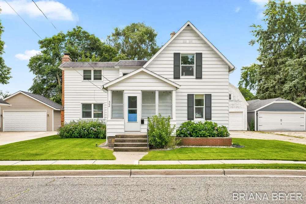 32 W Mckinley Avenue Zeeland, MI 49464