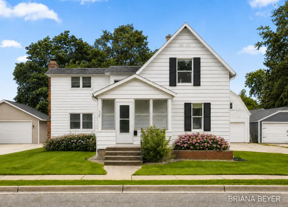 32 W Mckinley Avenue Zeeland, MI 49464