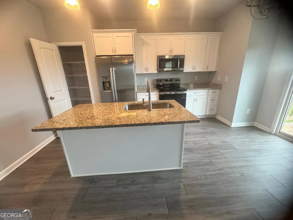 979 Dortch RD Eastanollee, GA 30538