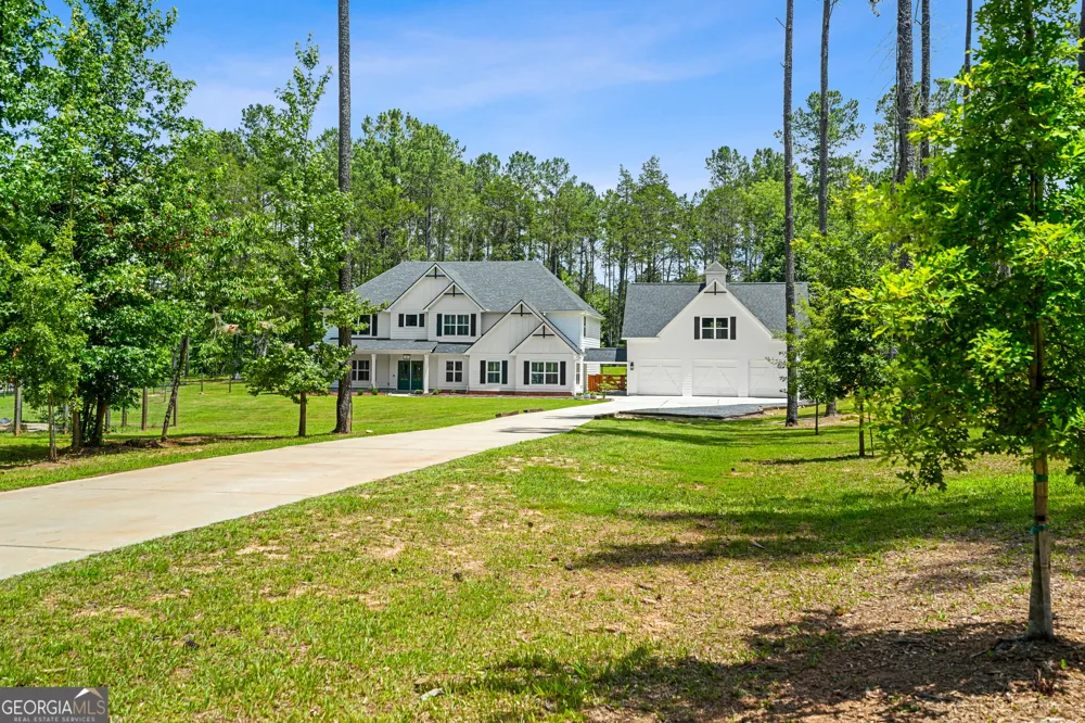695 Dead Oak RD Senoia, GA 30276