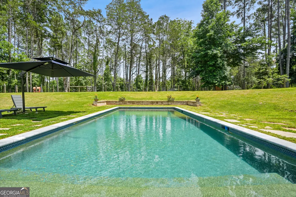 695 Dead Oak RD Senoia, GA 30276