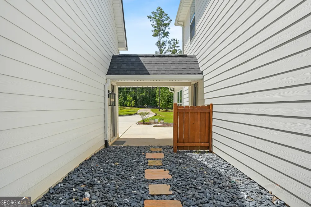 695 Dead Oak RD Senoia, GA 30276