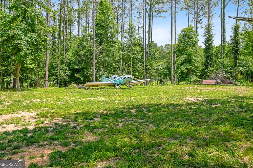 695 Dead Oak RD Senoia, GA 30276
