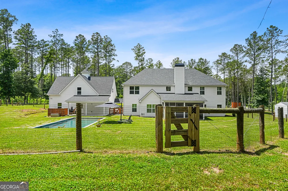 695 Dead Oak RD Senoia, GA 30276