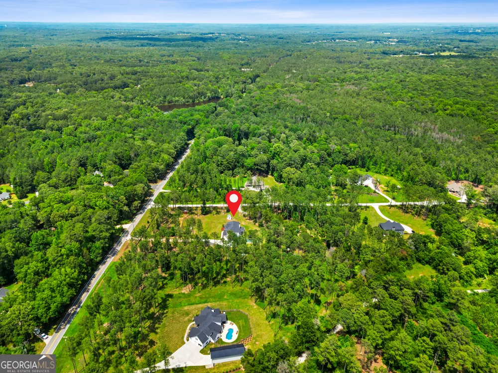 695 Dead Oak RD Senoia, GA 30276