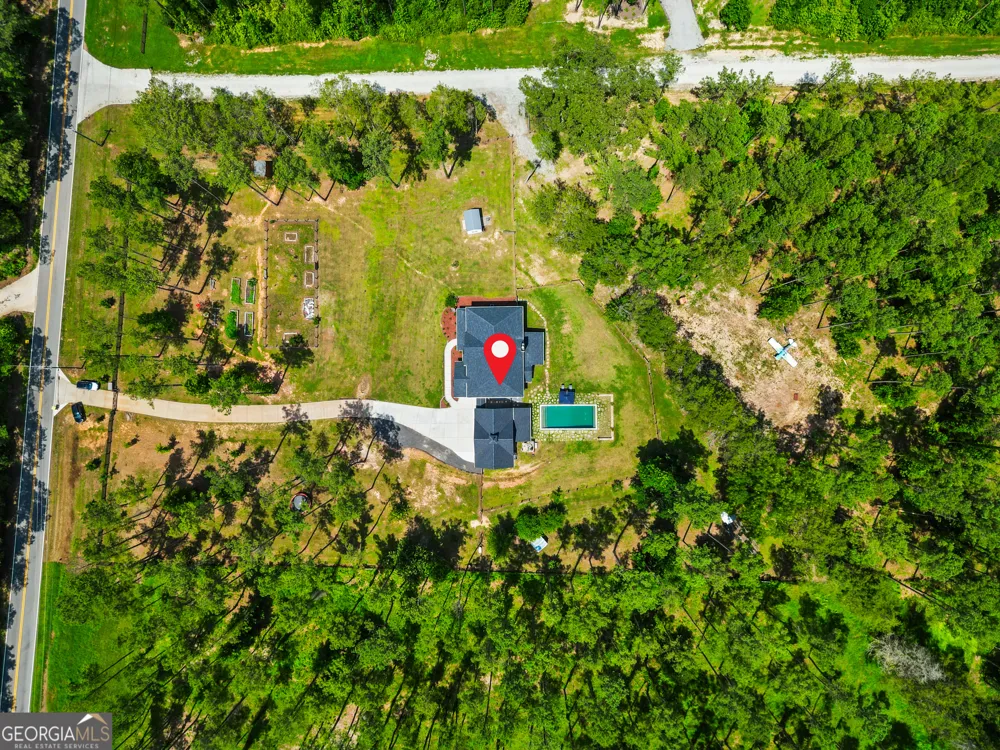 695 Dead Oak RD Senoia, GA 30276