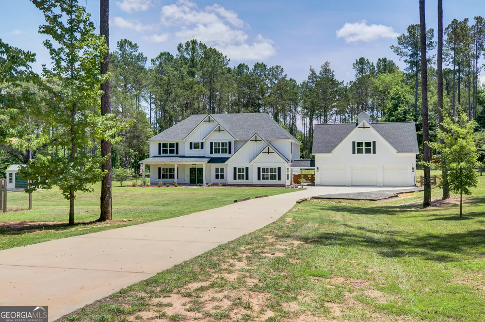 695 Dead Oak RD Senoia, GA 30276