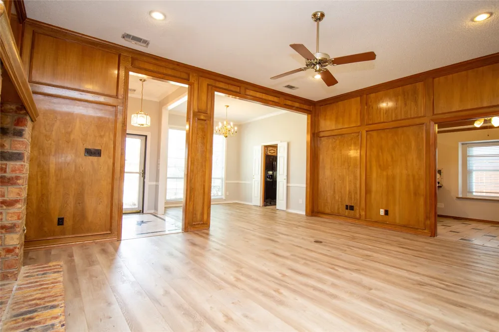 2410 Radcliffe Drive Rowlett, TX 75088
