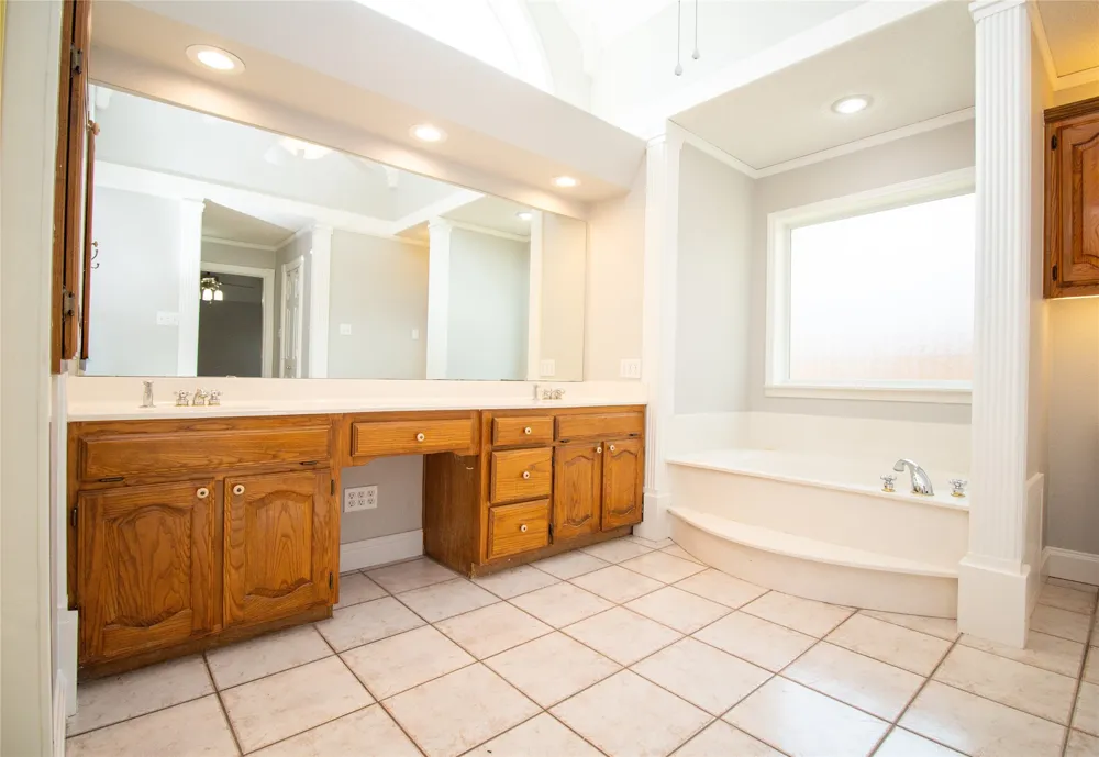 2410 Radcliffe Drive Rowlett, TX 75088