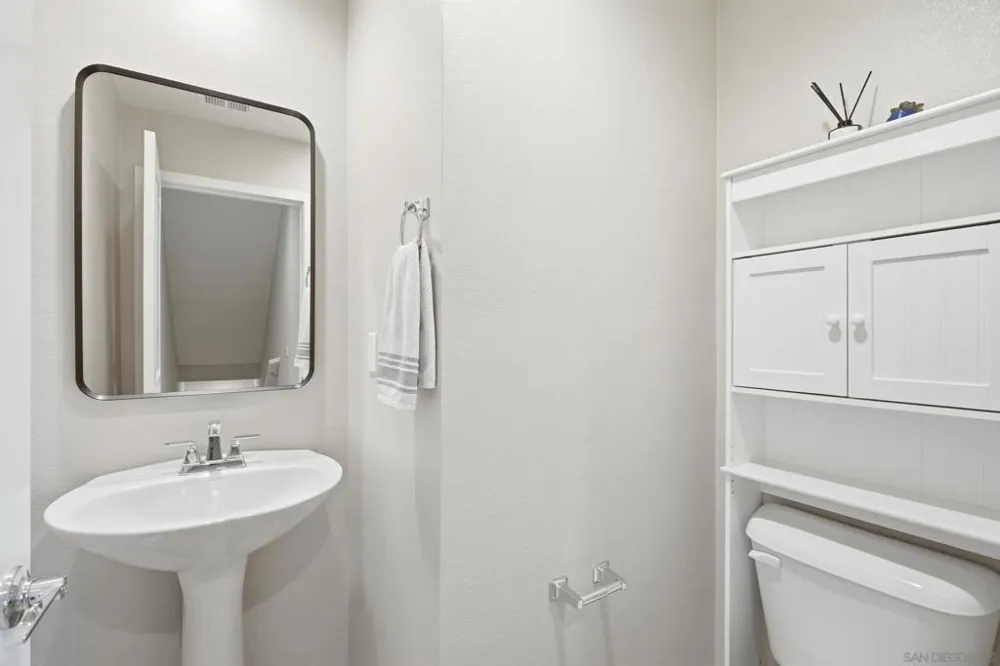 2572 S Escondido Blvd #808 Escondido, CA 92025