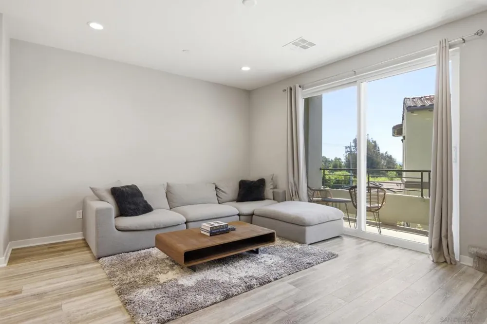 2572 S Escondido Blvd #808 Escondido, CA 92025