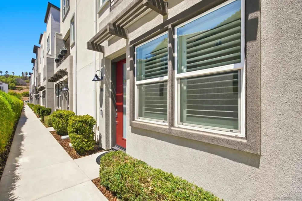 2572 S Escondido Blvd #808 Escondido, CA 92025