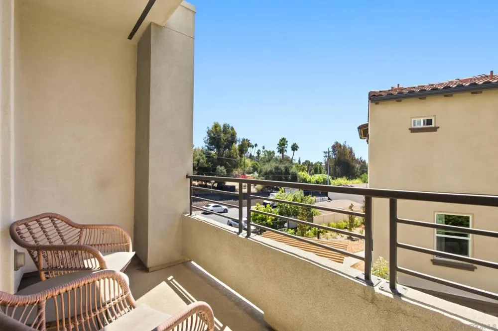 2572 S Escondido Blvd #808 Escondido, CA 92025