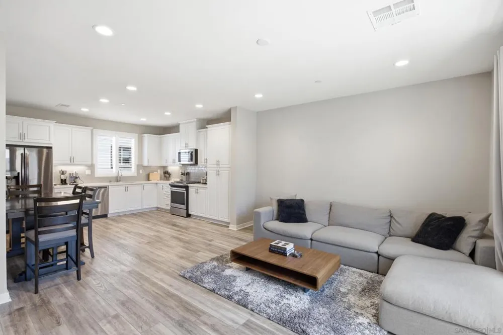 2572 S Escondido Blvd #808 Escondido, CA 92025