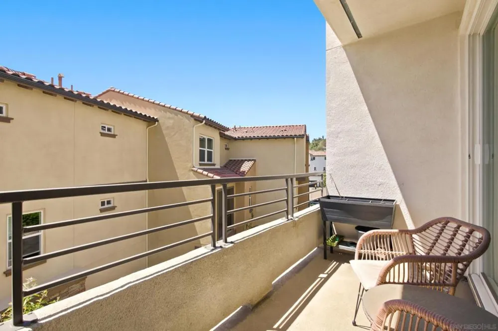 2572 S Escondido Blvd #808 Escondido, CA 92025